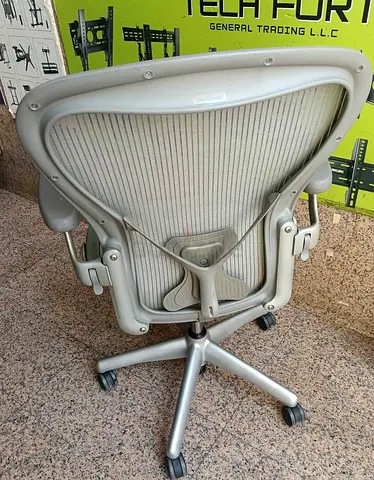 Im selling Herman Miller Areon classic chair available