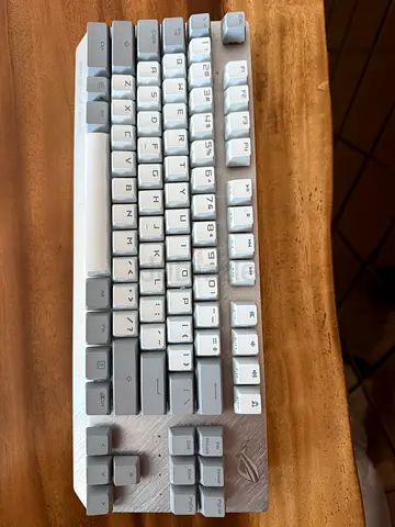 Full-size mechanical keyboard ROG STRIX SCOPE NX TKL
MOONLIGHT WHITE ASUS ROG