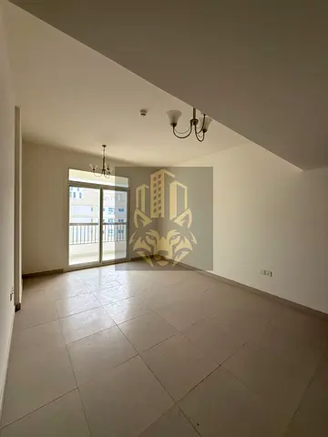 شقة 1 غرف نوم وصالة - شقة واسعة - موقع مميز - بالقرب من مركز مدينة الزاهية