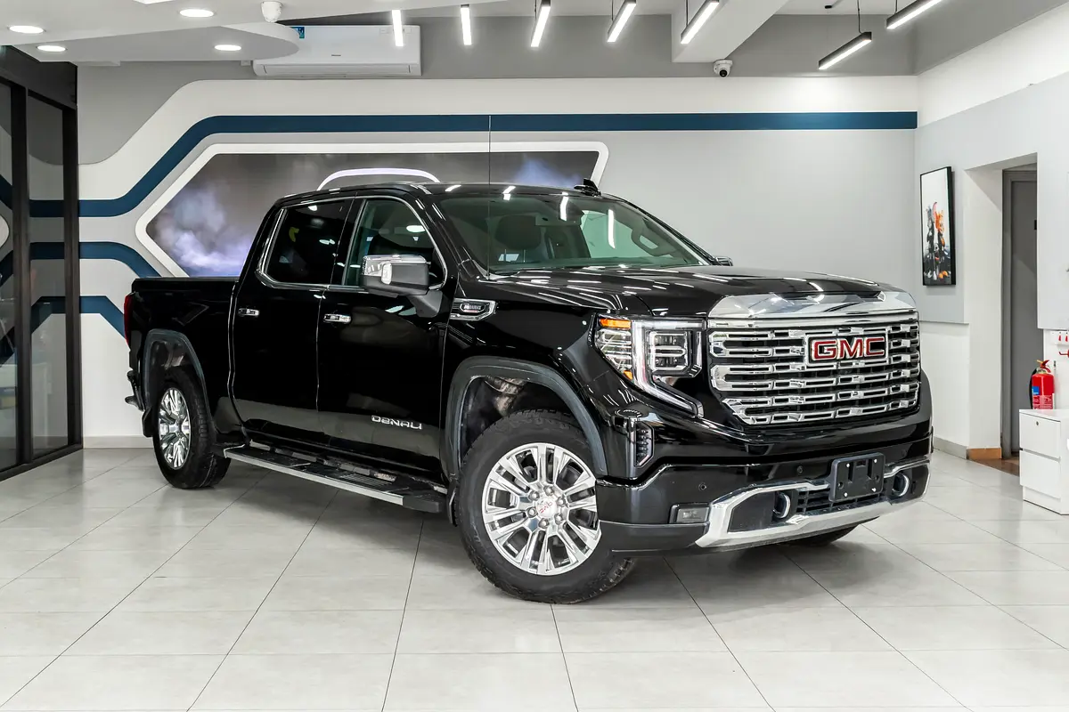 GMC Sierra 2025 — photo 1 of 15