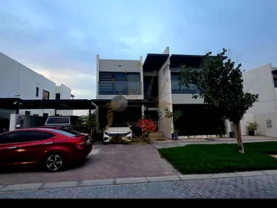 V3-SINGLE ROW-POOL AND PARK VIEW-FURNISHED