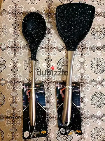 Set of 2 Non-Stick Kitchen Utensils – Large Spatula and Serving Spoon (Like New)