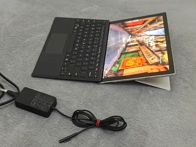 Surface Pro (1TB) Core i7/16gb + 4k Touch + keyboard + Charger + Windows 11 Microsoft Laptop Tablet