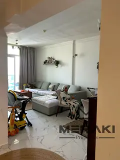A two-bedroom apartment with a living room at a very discounted price, a real bargain, with super de