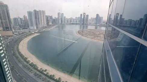 تكييف علي المالك | باركينج | جيم ومسبح | بلكونه اطلاله مفتوحه | خزائن حائط