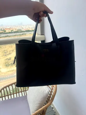 Guess Ella Girlfriend Satchel Handbag 50 AED 💰