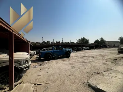 حوطه ( جراجات سيارات ) بالمنطقه الصناعيه 5 للايجار - 20000 قدم