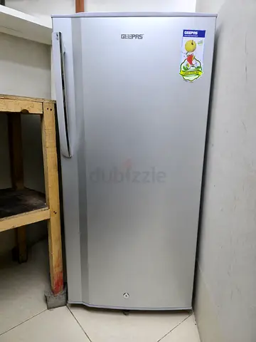 Geepas Single Door Mini Fridge / Refrigerator – Working Great – Silver