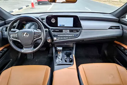 صورة 9 لـ 2023 Lexus ES-SERIES