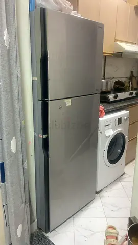 HITACHI REFRIGERATOR IN EXCELLENT CONDITION