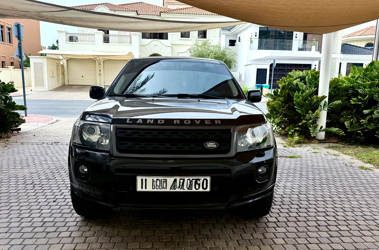Land Rover LR2 2012 — photo 1 of 7