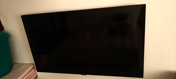 Samsung 43 Crystal UHD Smart TV (8 Series TU8000) – Excellent Condition!