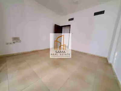 Spacious 2 bhk// with 2 washrooms and balcony// Close to dubai exit// rent 40k