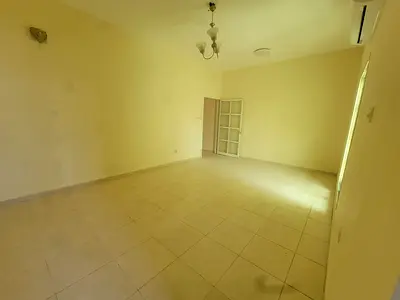 Ready to move 5bhk villa 10k sqf family all master bed room near to park only 85k