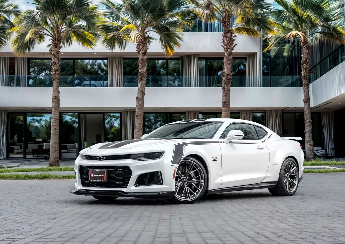 Chevrolet Camaro 2023 — photo 1 of 16