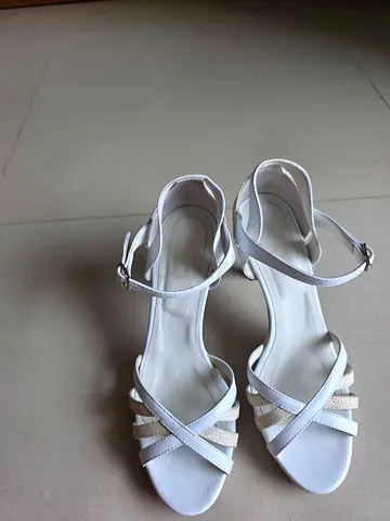 Elegant White Sandals – Size 38 | Worn Once