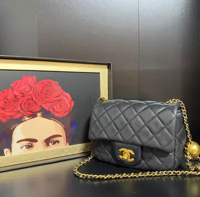 Classic Quilted Black Leather Chain Shoulder Bag (with gold hardware)