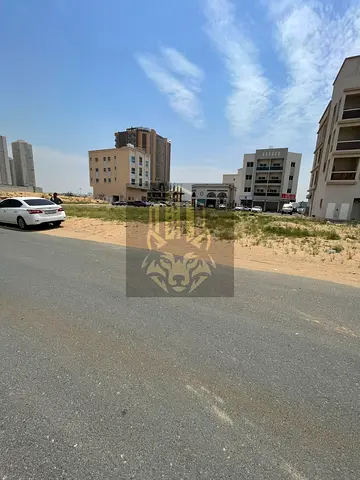 أرض سكني تجاري للبيع في العالية – عجمان، مساحة 11,390 قدم، تصريح أرضي +8 مع بيع شقق، تملك حر لجميع الجنسيات، موقع استثماري مميز، السعر 6,500,000 درهم.