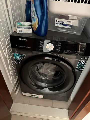 Hisense front load washing machine - 10.5kg, good condition application and steam