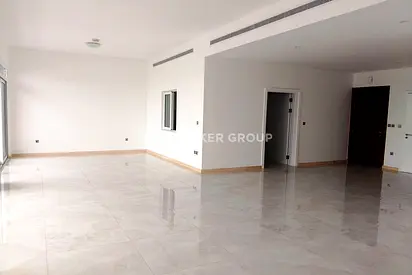 Luxury Unit |Beach Access |Vacant |Open For Offers