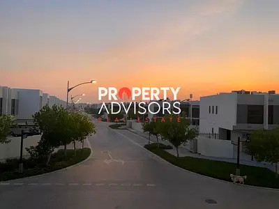 R2EM Single Row | Corner Unit | Vacant June