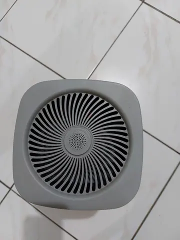 Compact tabletop air purifier / humidifier (Sparingly used)