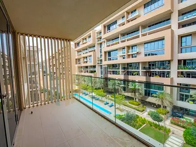 Beautiful Bright and light 2 Bedroom, Pool View