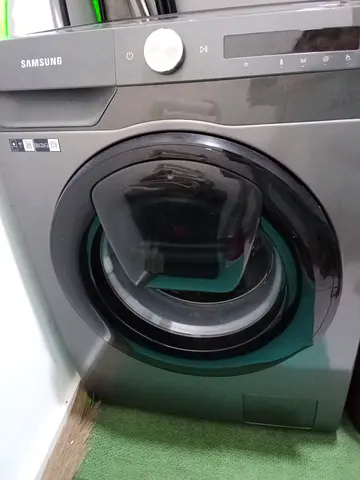 Samsung front-load washing machine - good working condition