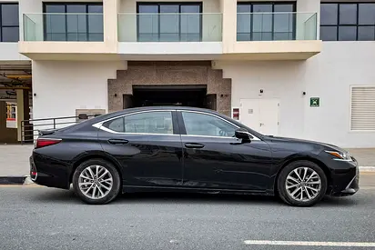 صورة 4 لـ 2023 Lexus ES-SERIES