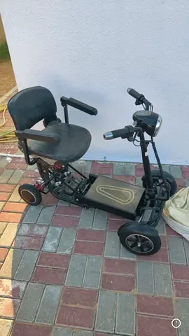 Compact 4-Wheel Mobility Scooter — Good Condition