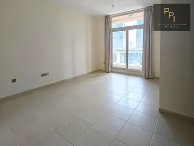 وحدة سكنية شاغرة | إطلالات خلابة | معيشة فاخرة