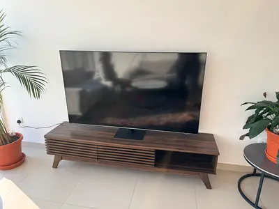 Im selling my flat-panel LED TV— good working condition samsung