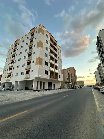 بناية استثمارية للبيع في الجرف 3 دخل قوي وفرصة مميزة بعجمان