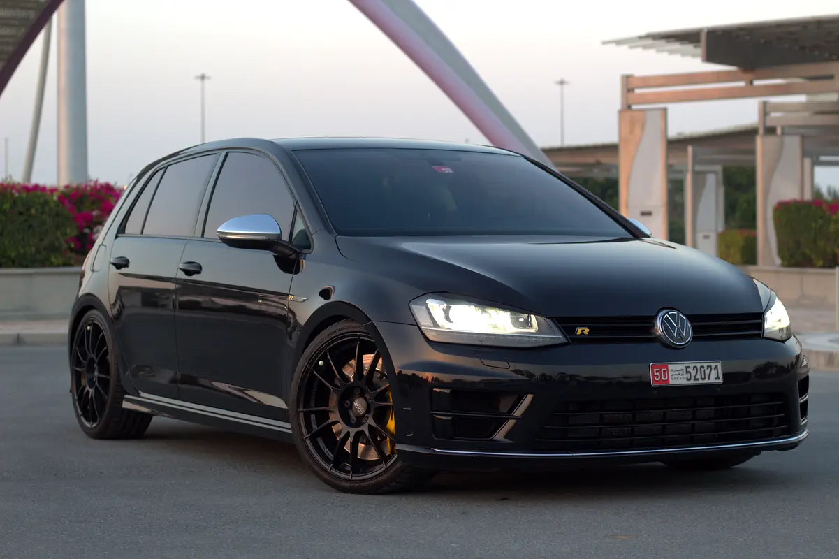 Volkswagen Golf 2017 — photo 1 of 6
