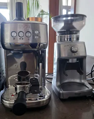 Sage/Breville Bambino Plus Coffee Machine + Sage Dose Control Pro Coffee Grinder