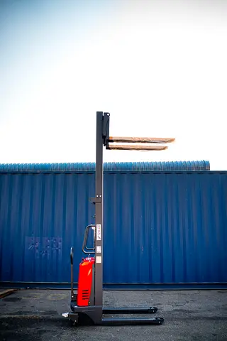 2026 Zoom semi electric stacker