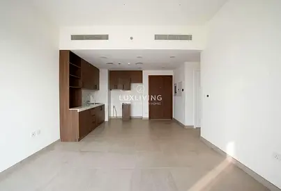 Corner Unit | Open View | Multiple Cheques