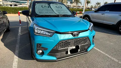Toyota Raiz 2023 1L Turbo Turquoise/Black