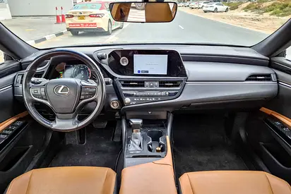 صورة 9 لـ 2023 Lexus ES-SERIES