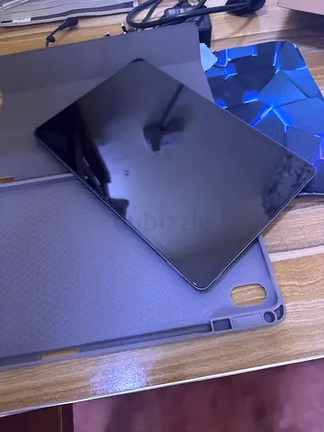 للبيع المستعجل تابلت هواوي حديث و مع الكثير من الاكسسوارات شاشة كبيرة موصفات قوية مستعمل اقل من شهر