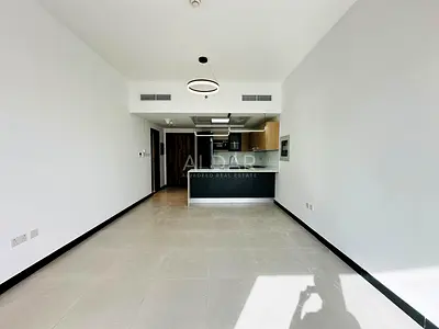 luxury Living| Fitted Appliances| Front Facing