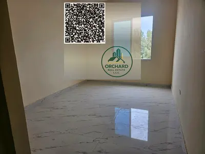 مبنى عائلي جديد في الجرف، شقتان واسعتان بغرفة نوم واحدة مع موقف سيارات غير رسمي.