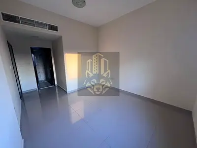 شقه للايجار بموقع مميز جدا بالروضه1 قريب من جميع الترفهيات غرفه ماستر  وصاله 2حمام السعر 29.000 الف مع تسهيلات الدفع