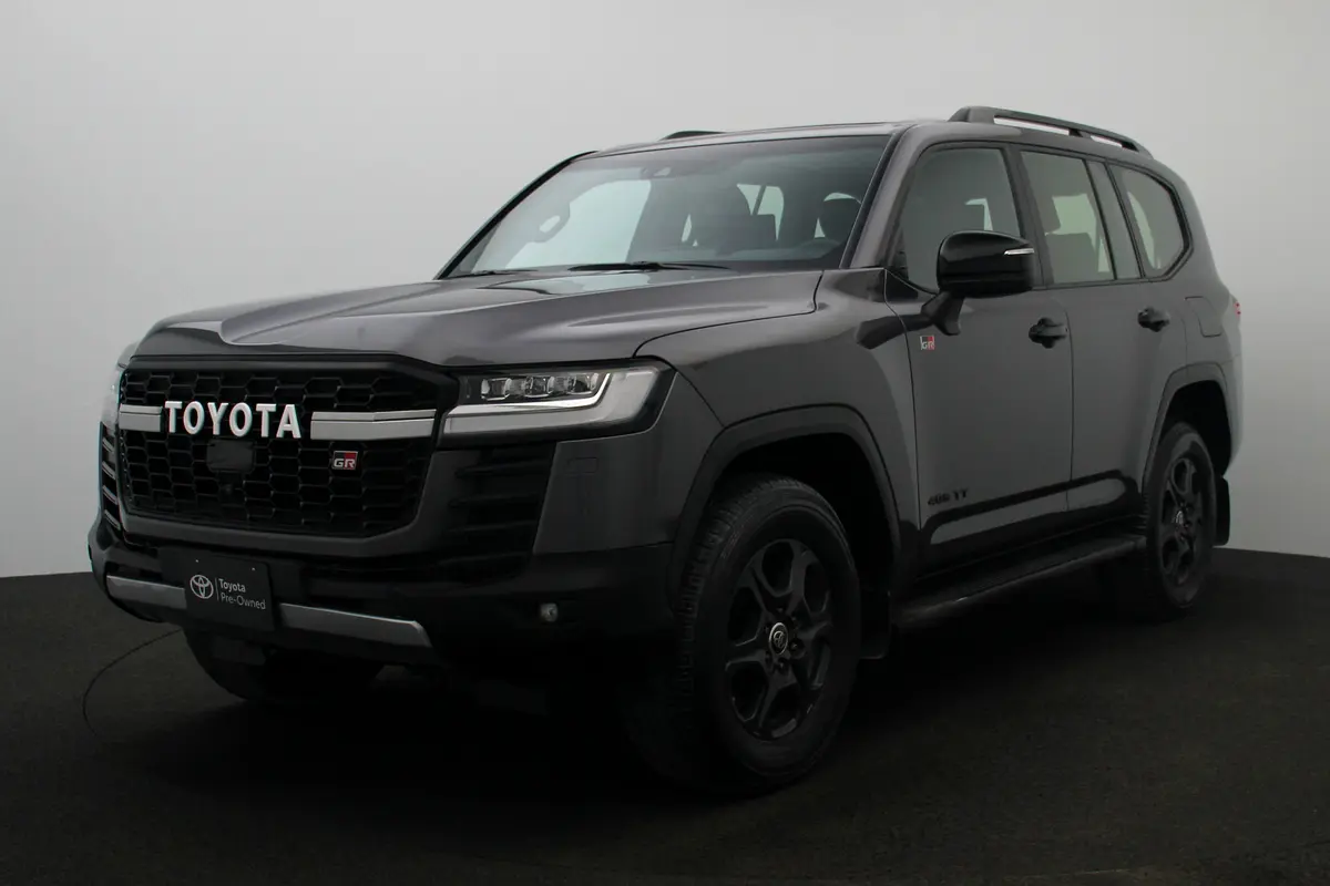 Toyota Land Cruiser 2024 — photo 1 of 20