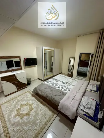 ستوديو متاح في بناية الجيم – الروضة، مقابل كنز مول مباشرة، في موقع حيوي ومميز قريب من جميع الخدمات الأساسية.  الاستوديو مناسب للأفراد الباحثين عن سكن