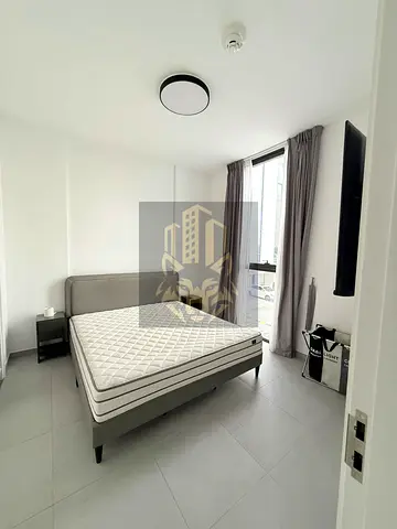 عرض ساخن | شقة فسيحة بغرفة نوم واحدة وصالة في ريف الجاده مع حمامين – سعر لا يُضاهى