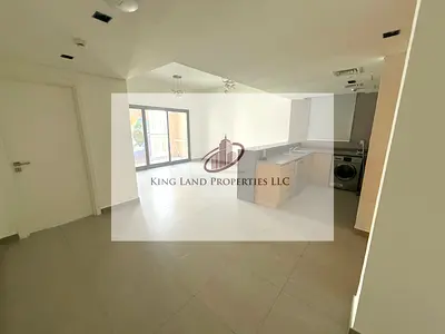 شقة جديدة بغرفة نوم واحدة وشرفتين للبيع في منطقة الممشى، الشارقة