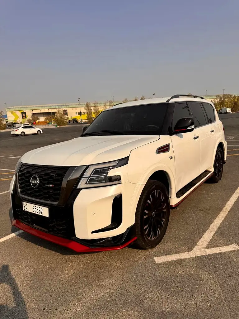 Nissan Patrol 2021 — photo 1 of 12