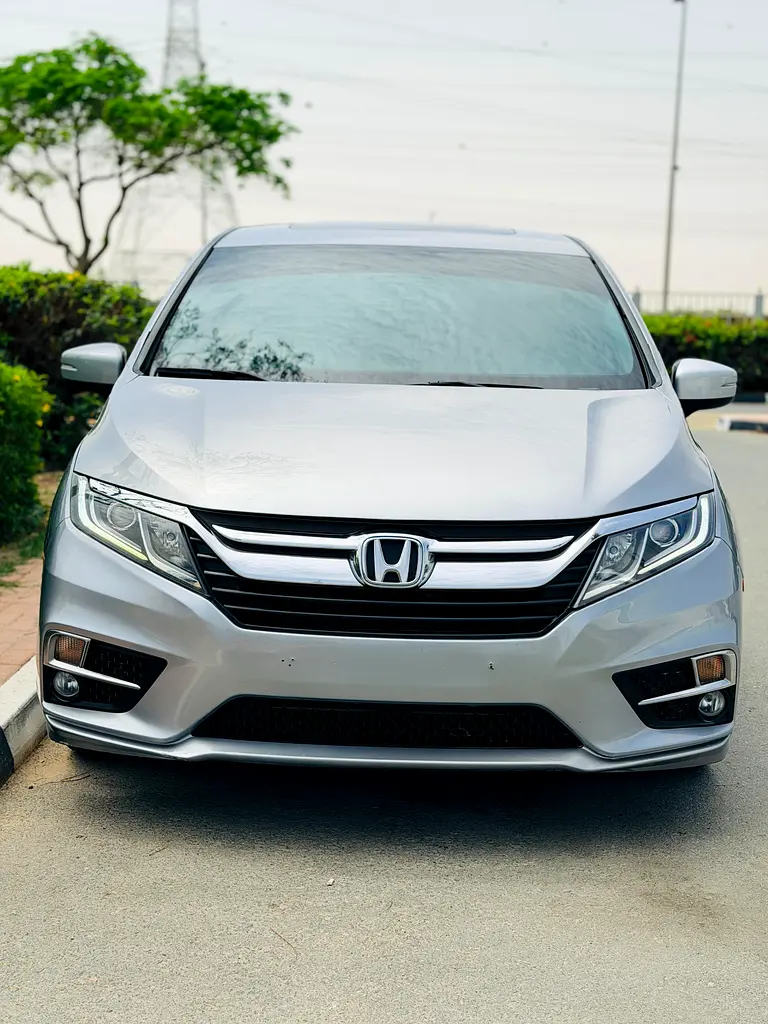 Honda Odyssey 2019 — photo 1 of 14