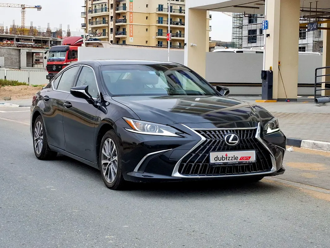 Lexus ES-Series 2023 — photo 1 of 14